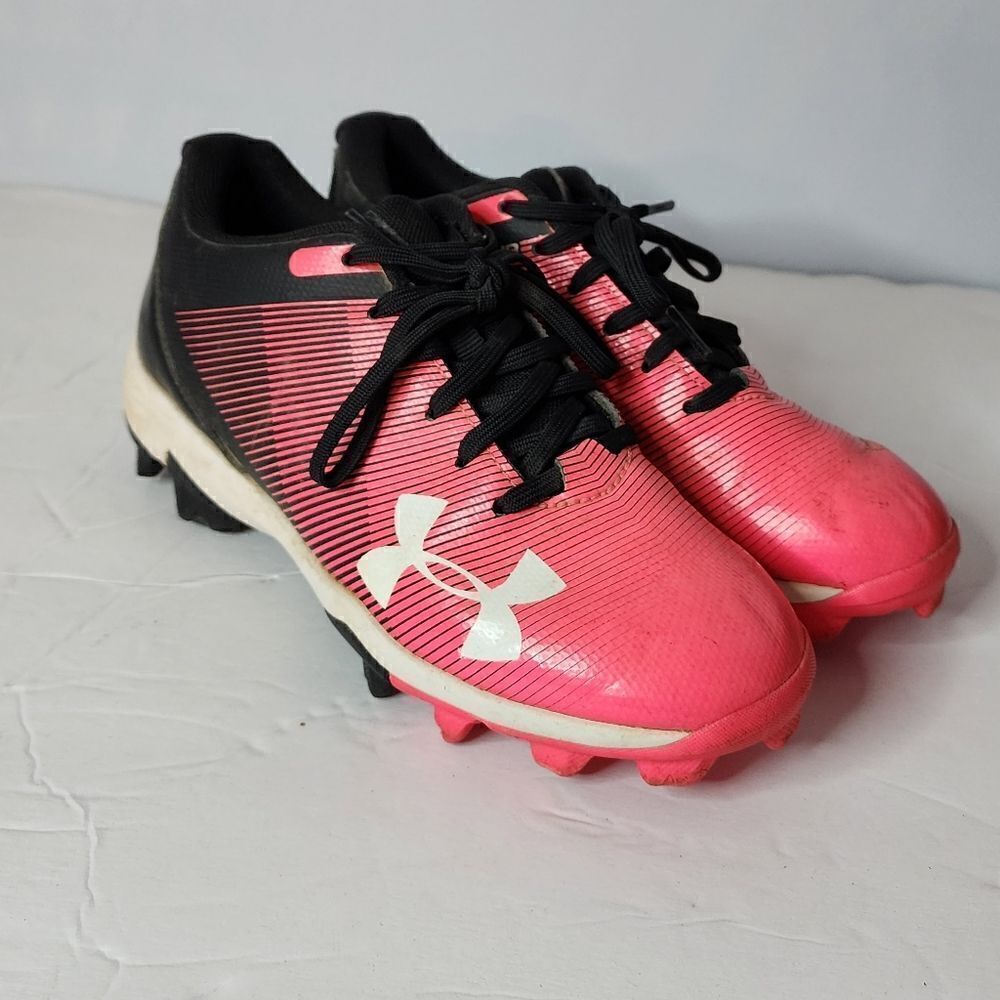 Under Armour kids cleats kids side 2Y pink and black soccer